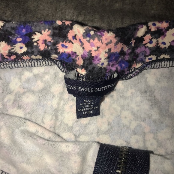American Eagle Mini Skirt - Picture 3 of 3